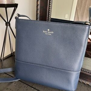 EUC Kate Spade Navy Crossbody Purse